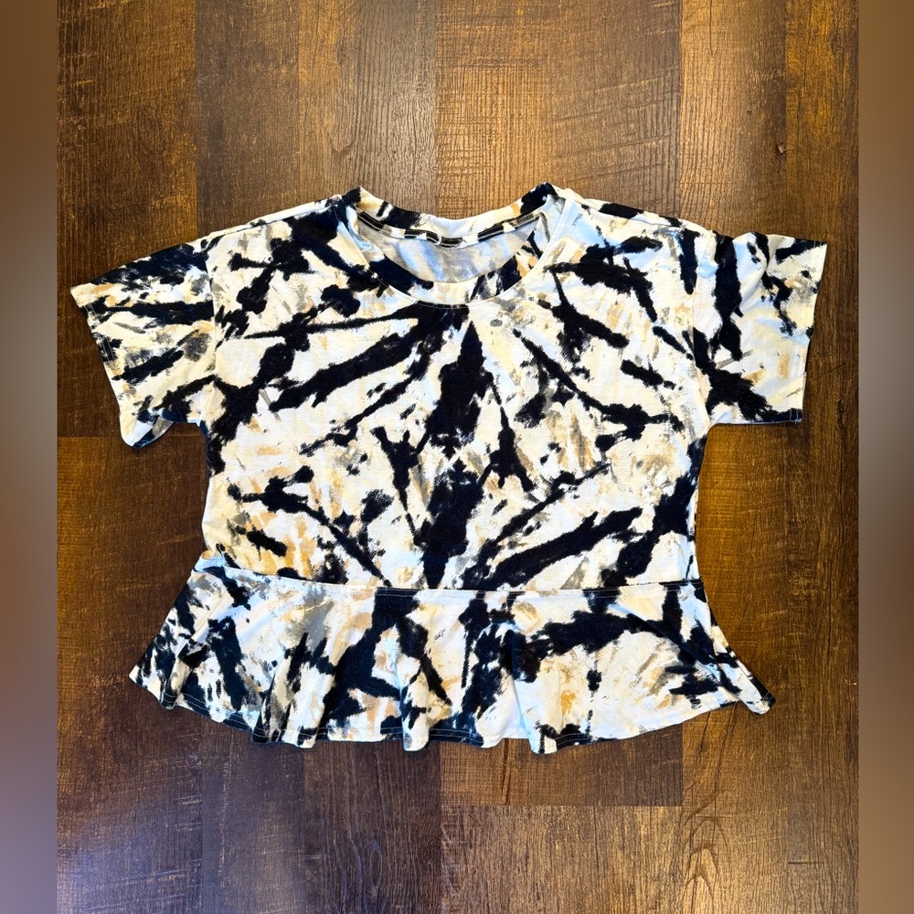 LuLaRoe Black and Cream Short Sleeve Tee